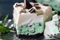 No Bake Chocolate Mint Dream Pie