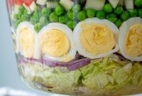 Yedi Katmanlı Dinlenmiş Salata